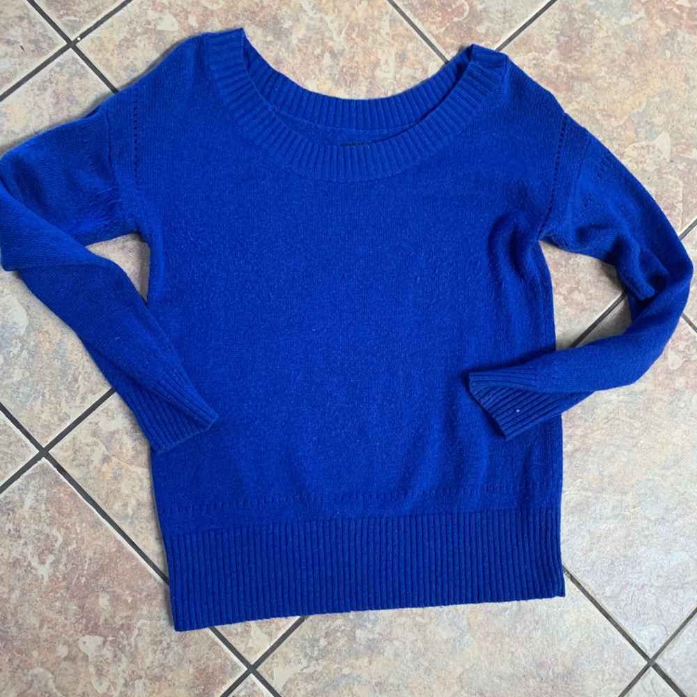 American eagle sweater